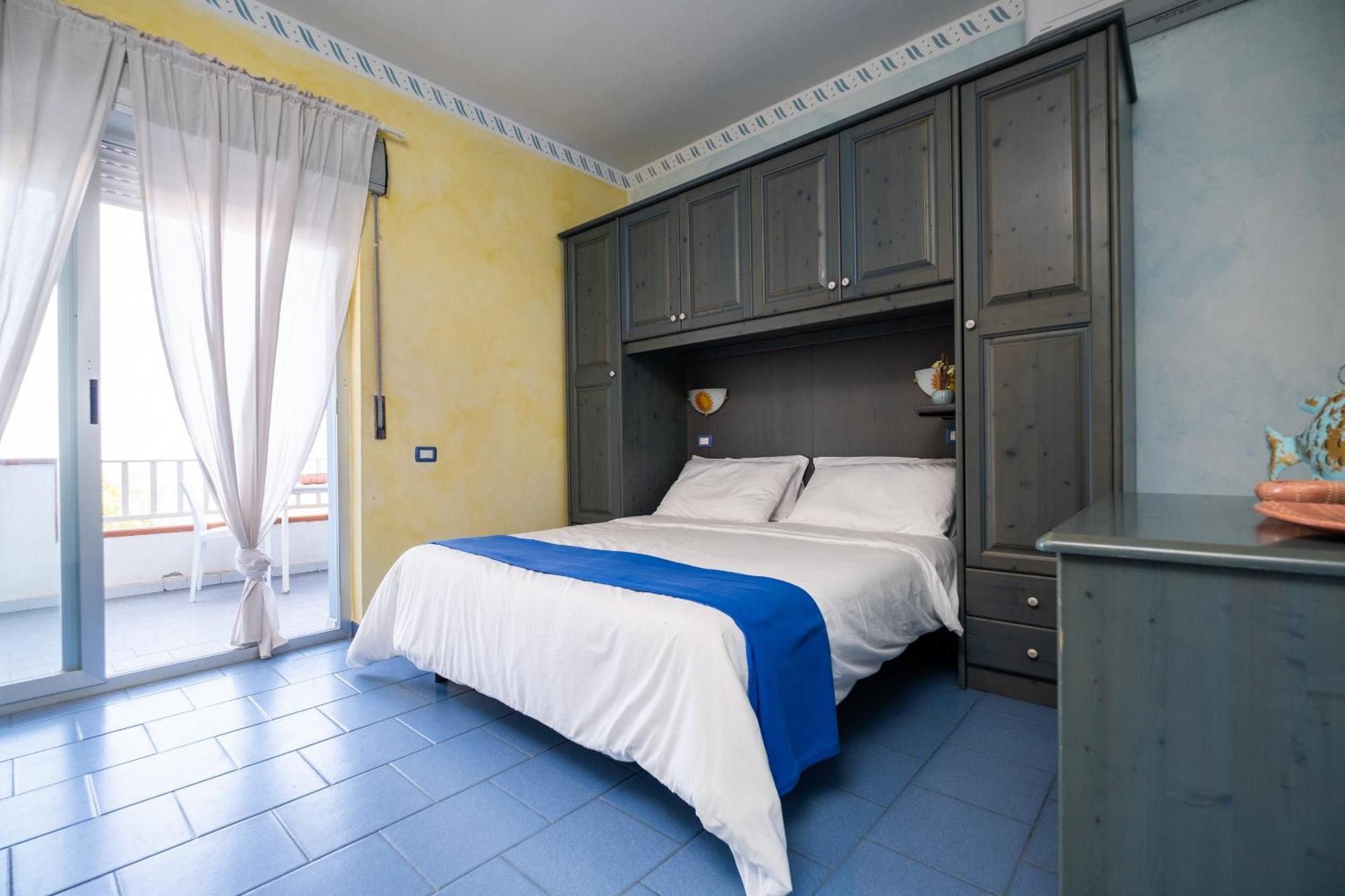 Oasi Azzurra Aparthotel Messina Ngoại thất bức ảnh