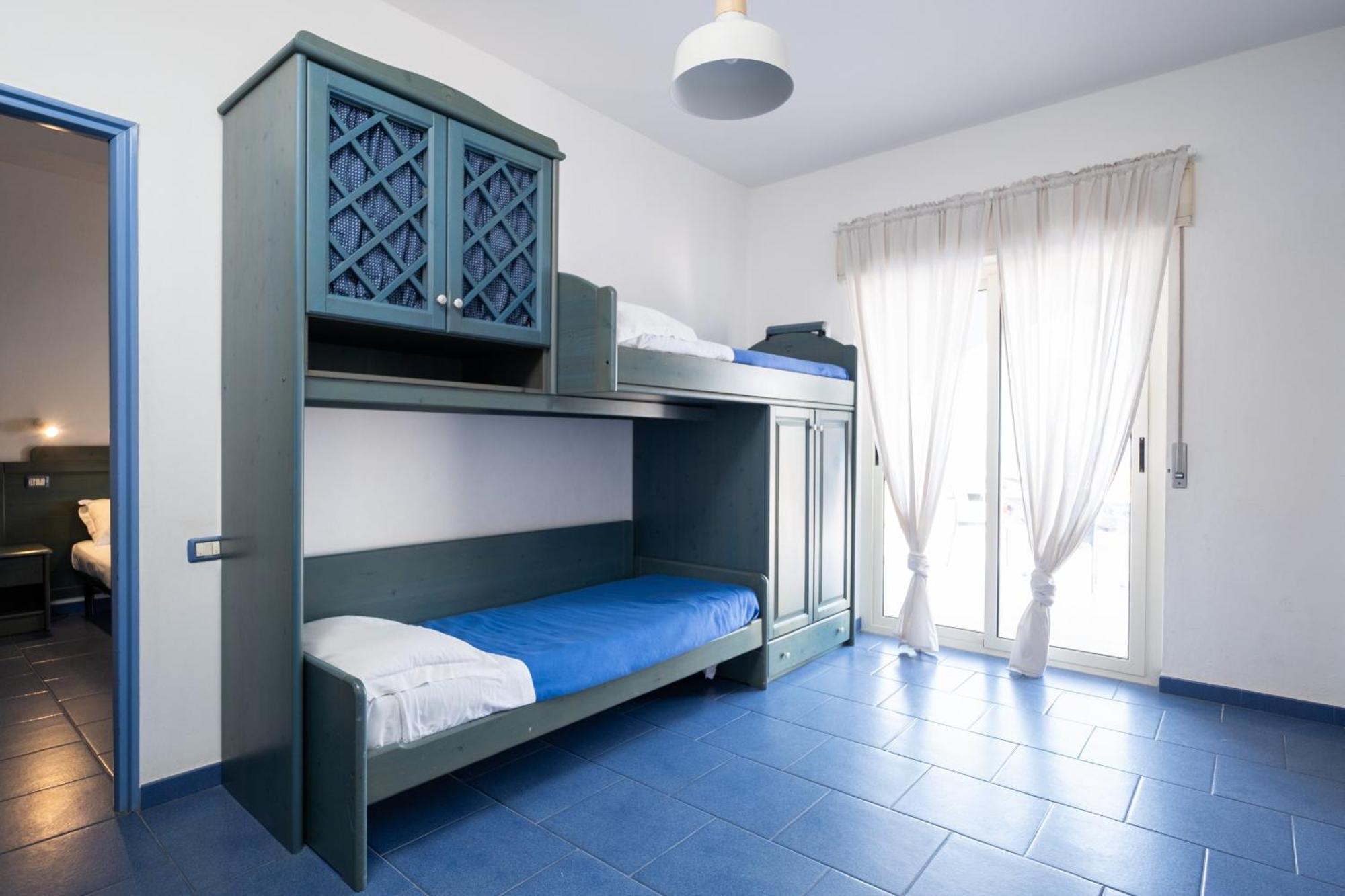 Oasi Azzurra Aparthotel Messina Ngoại thất bức ảnh