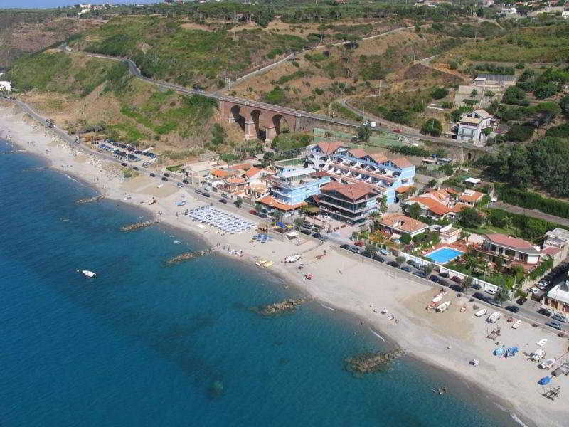Oasi Azzurra Aparthotel Messina Ngoại thất bức ảnh