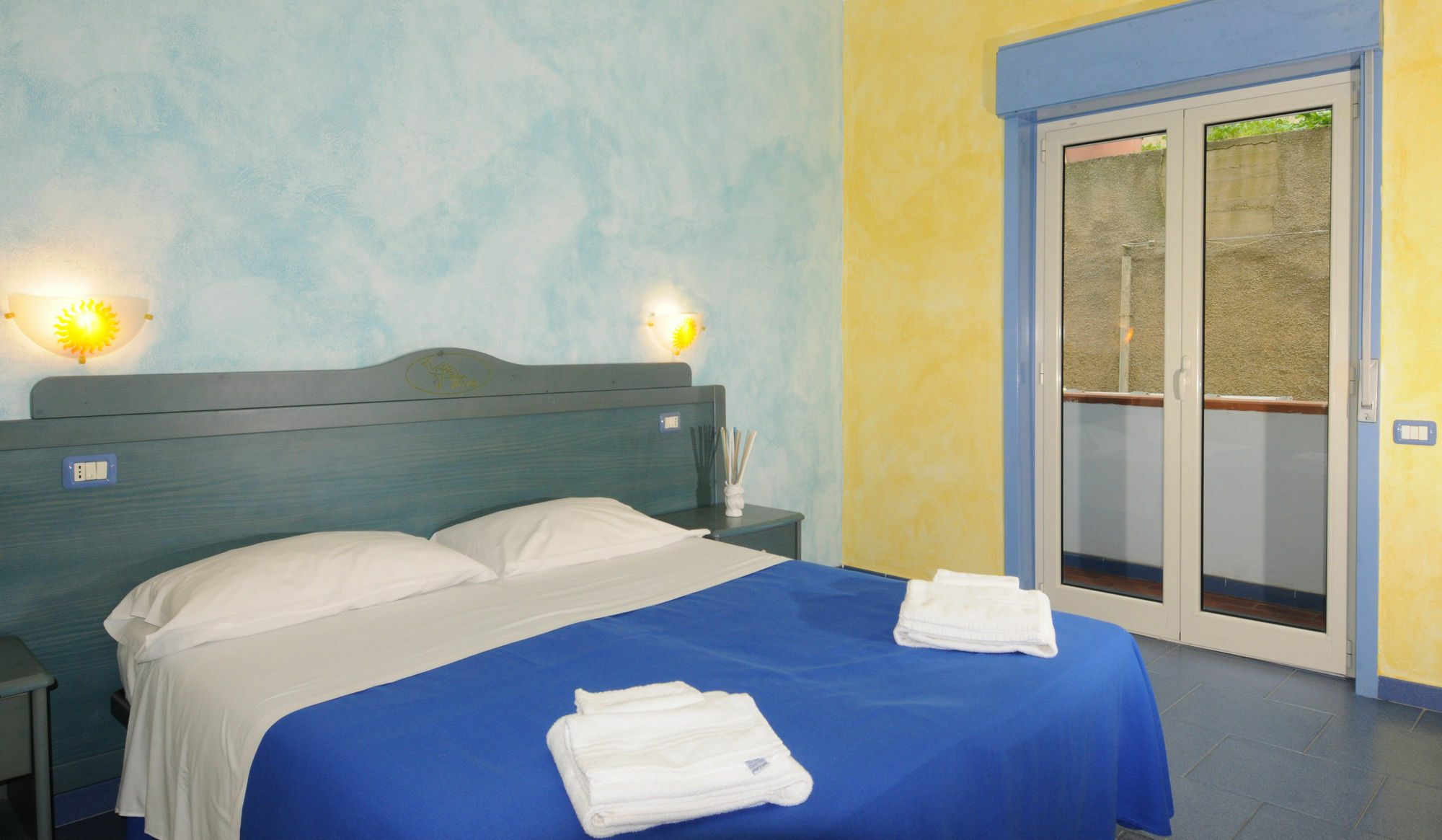 Oasi Azzurra Aparthotel Messina Ngoại thất bức ảnh